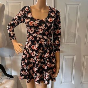 NWT Forever 21 Floral Dress Size M